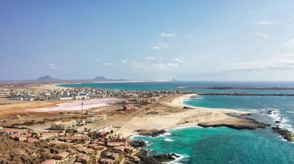 Vista aerea da zona da Praia da Cruz, Sal Rei
